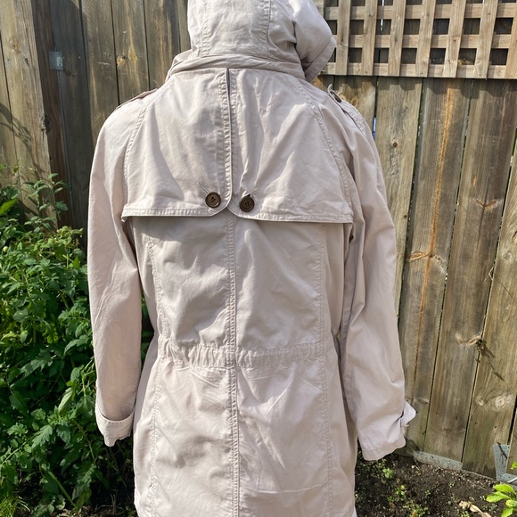 DO+BE cotton trench style coat with drawstring waist & hem removable hood - Picture 5 of 11
